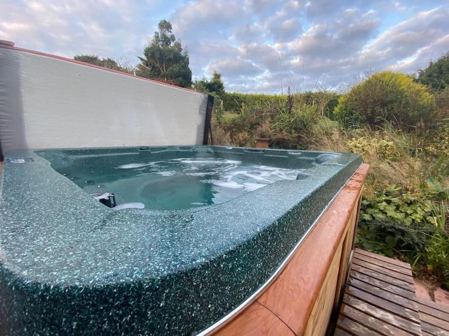 Jaw-Dropping Beach House In Anglesey Benllech Extérieur photo