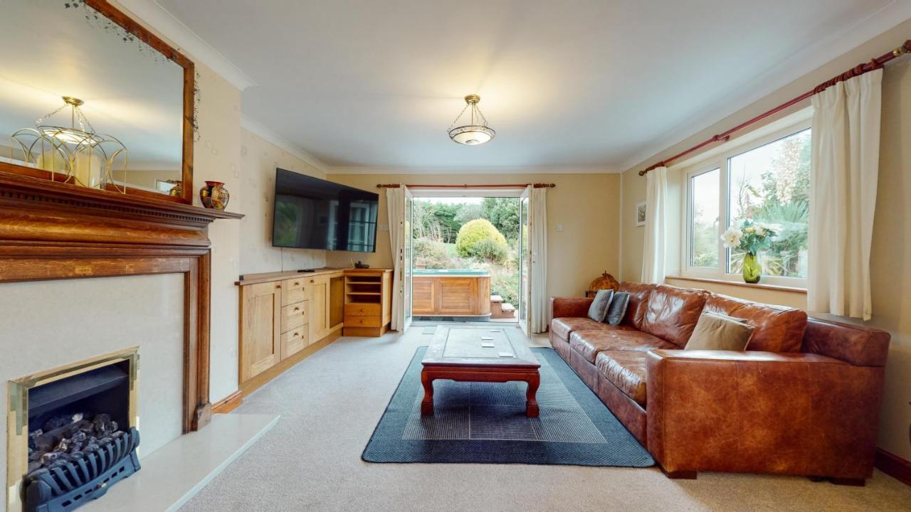 Jaw-Dropping Beach House In Anglesey Benllech Extérieur photo