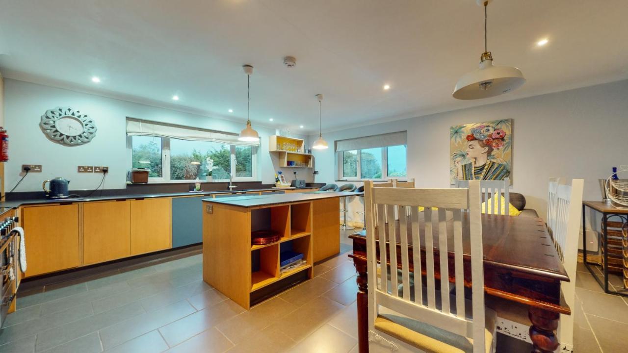 Jaw-Dropping Beach House In Anglesey Benllech Extérieur photo