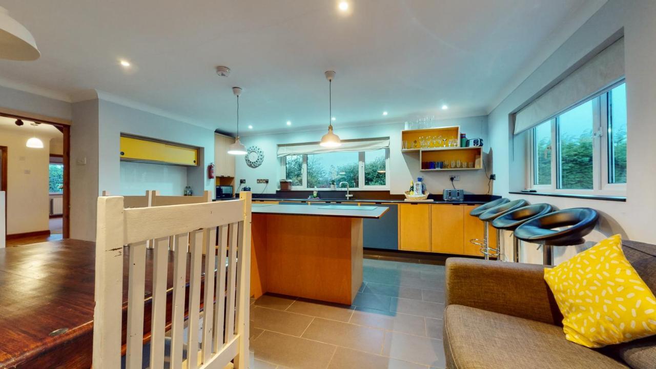 Jaw-Dropping Beach House In Anglesey Benllech Extérieur photo