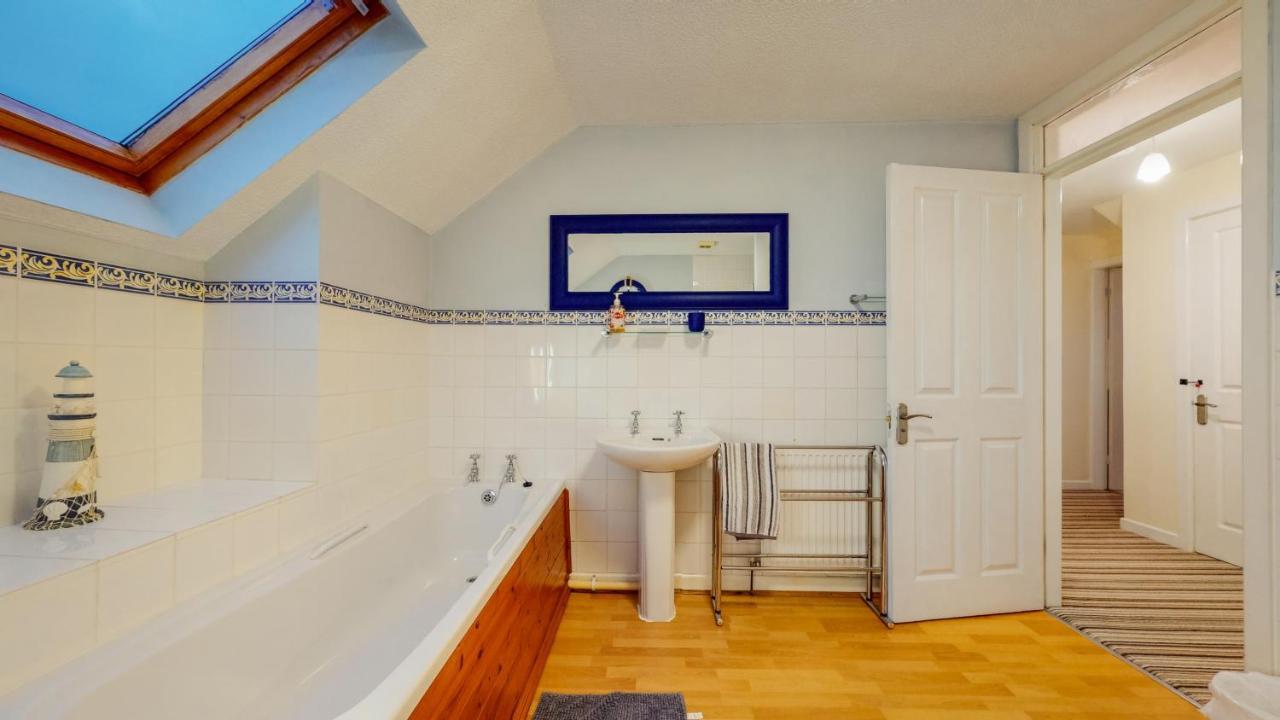 Jaw-Dropping Beach House In Anglesey Benllech Extérieur photo